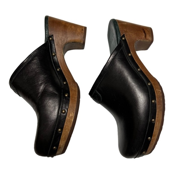 Ugg Abbie Black Leather Clog With Sheep Skin Size 6 - Picture 3 of 11